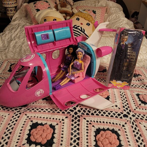 Barbie Other - Barbie Plane, Passenger & Pilot Lot